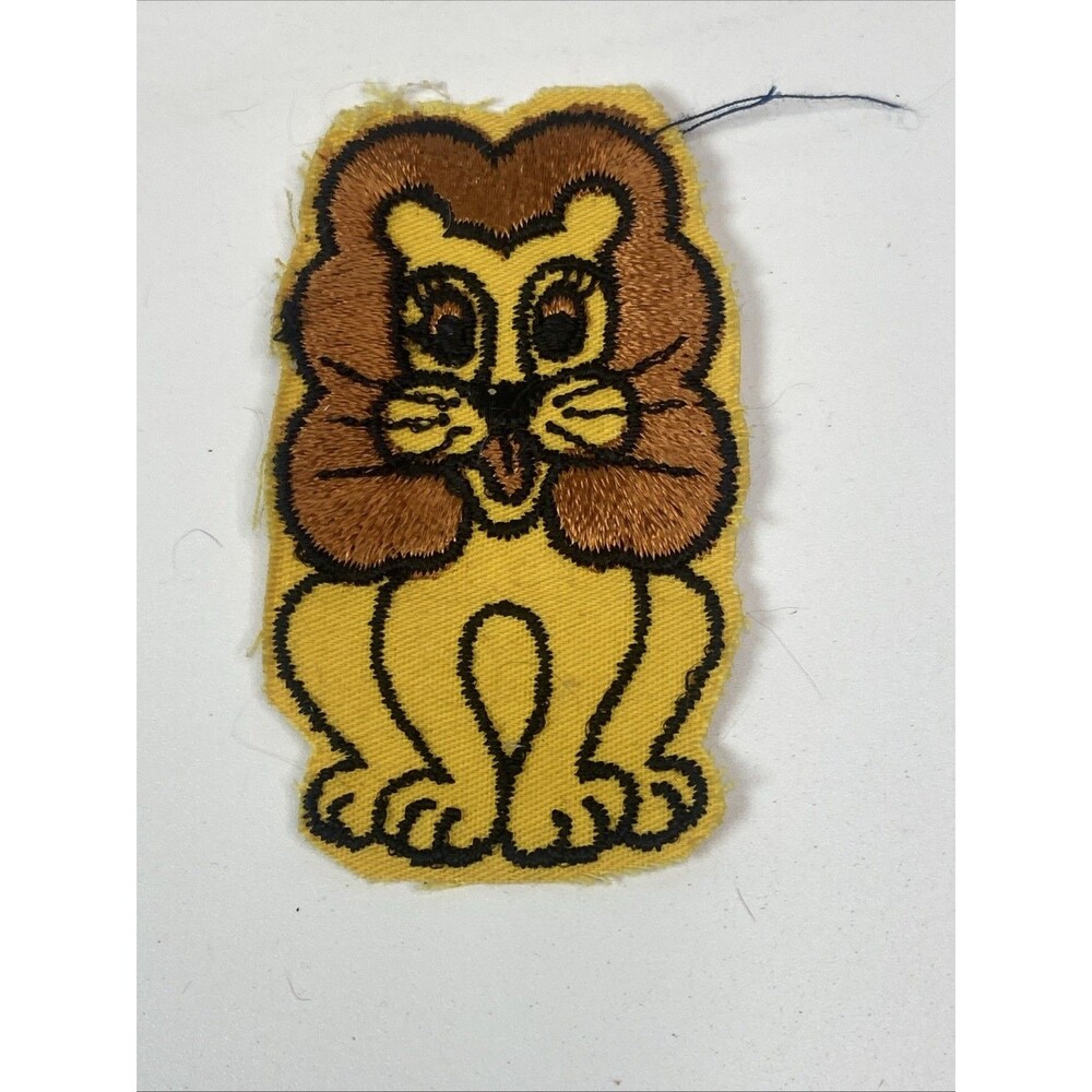 Vintage Mid-Century Modern Stitched Textile Patch Lion Pattern 3 1/4 X 2 Goofy